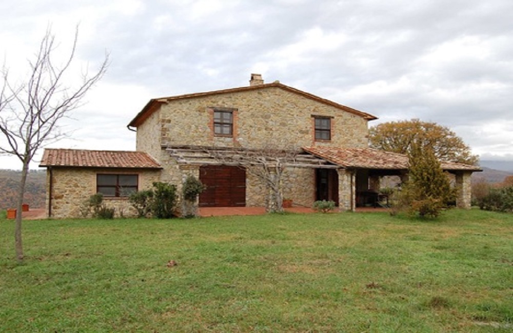 Pertinenzialità del fabbricato rurale e ubicazione sul fondo